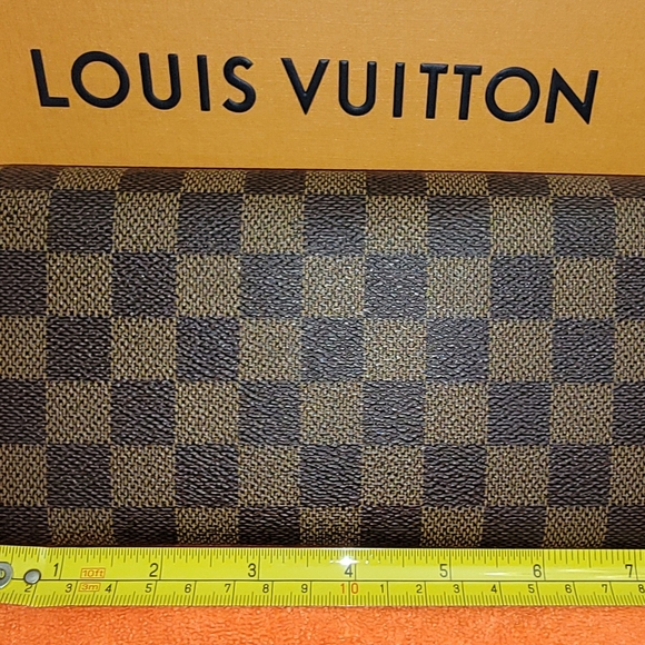 Louis Vuitton Damier Ebene Pattern Coated Canvas Wallet w/box - Picture 5 of 14